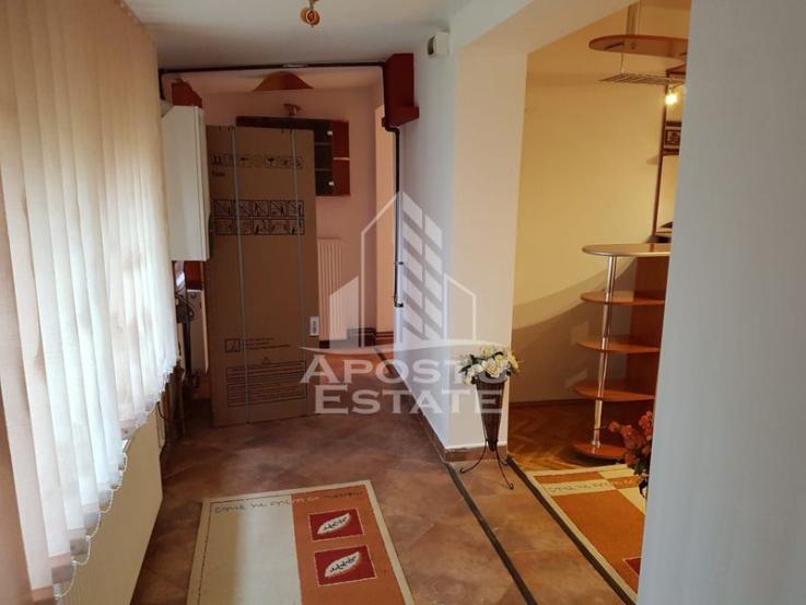 Apartament 3 camere, centrala propie, zona Lipovei