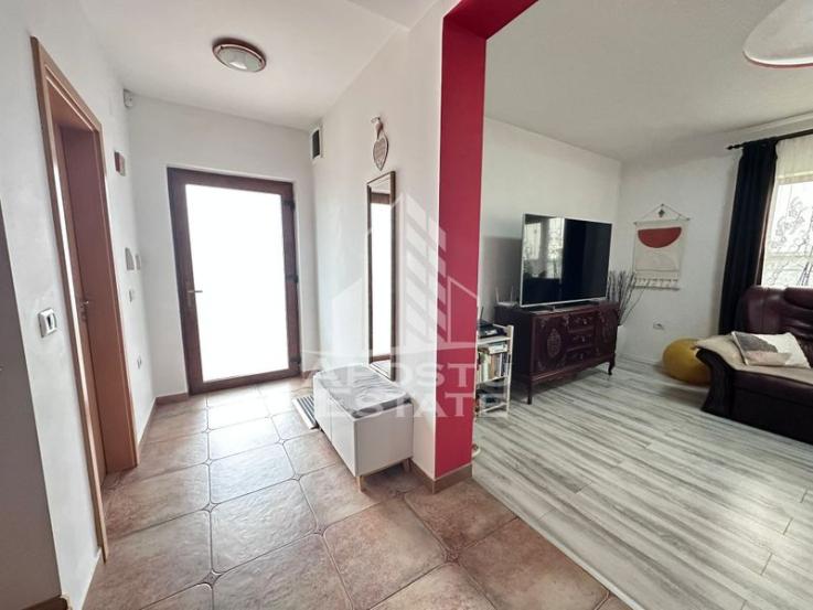 Duplex deosebit cu 5 camere, situat într-o zonă liniștită și exclusiv