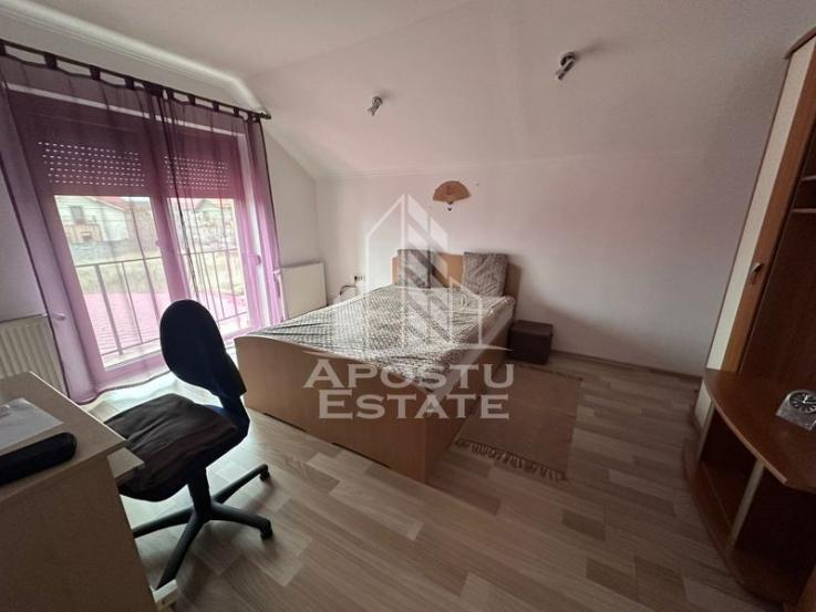 Duplex deosebit cu 5 camere, situat într-o zonă liniștită și exclusiv