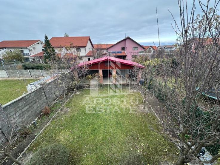 Duplex deosebit cu 5 camere, situat într-o zonă liniștită și exclusiv