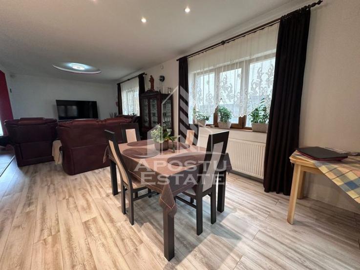 Duplex deosebit cu 5 camere, situat într-o zonă liniștită și exclusiv