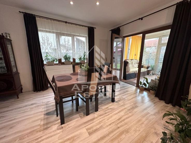 Duplex deosebit cu 5 camere, situat într-o zonă liniștită și exclusiv