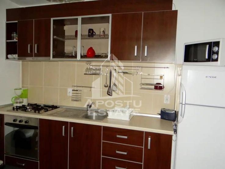 Apartament 2 camere ,loc de parcare ,zona Soarelui