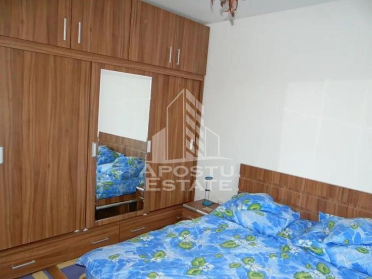 Apartament 2 camere ,loc de parcare ,zona Soarelui