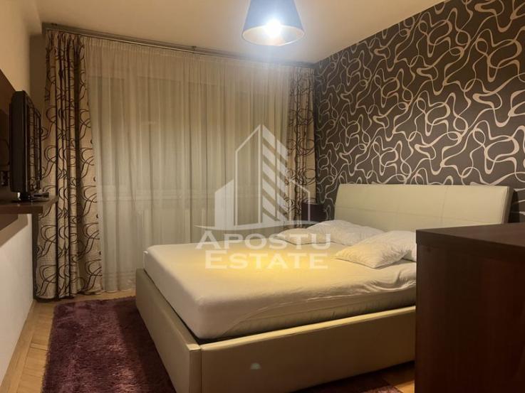 Apartament cu 3 camere, centrala proprie, zona Bd Cetatii