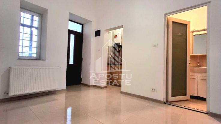 Spatiu comercial / birouri - 85 mp renovat modern