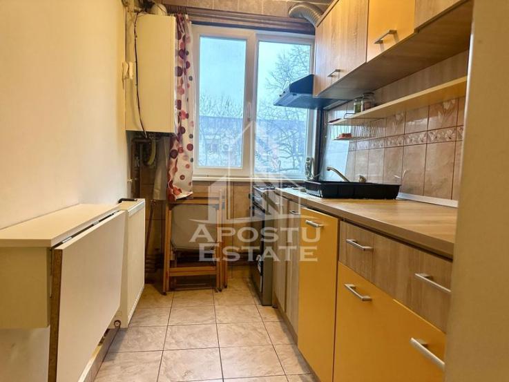 Apartament cu 2 camere, centrala proprie, zona Sagului