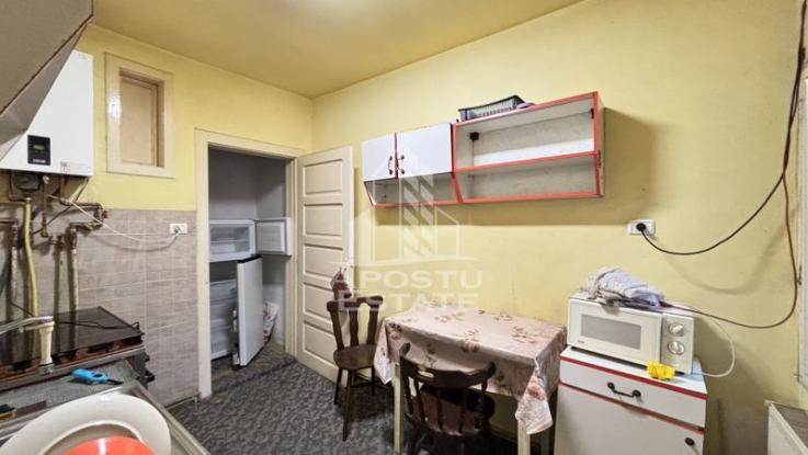 Apartament la casa, centrala termica proprie, zona Lunei