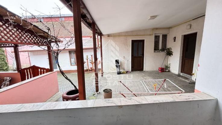 Apartament la casa, centrala termica proprie, zona Lunei