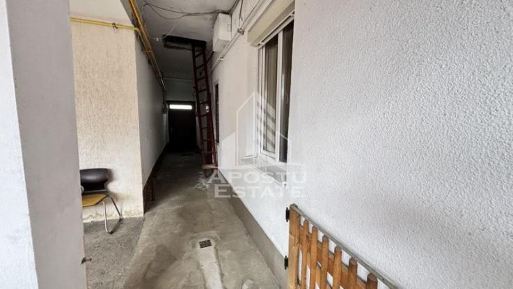 Apartament la casa, centrala termica proprie, zona Lunei