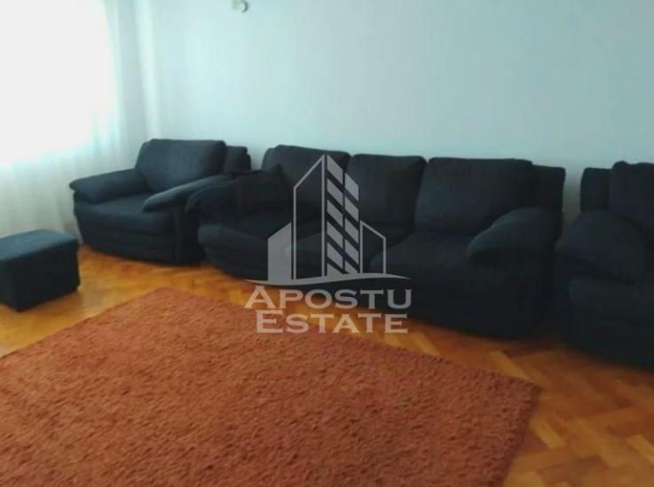 Apartament 2 camere de inchiriat , zona UTA 300 eur