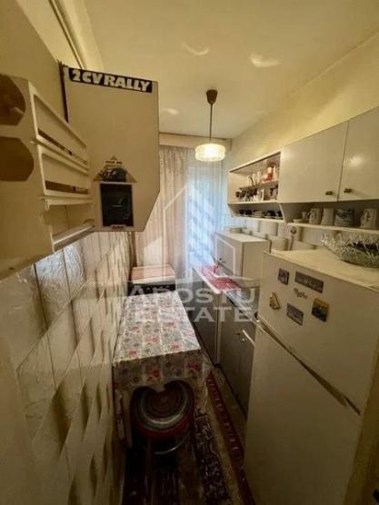 Apartament cu 2 camere la etajul 1, zona Sagului