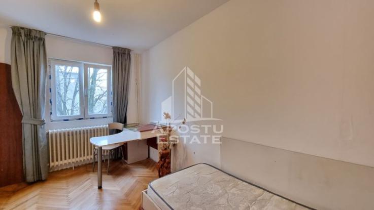 Apartament cu 3 camere, etaj intermediar, zona Dacia