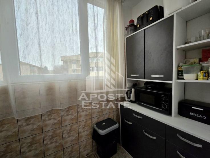 Apartament cu 2 camere, etaj intermediar, zona Aradului