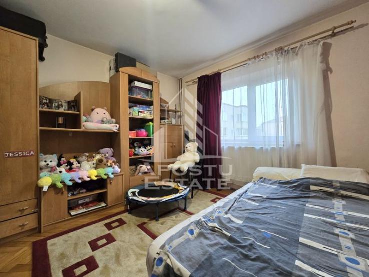 Apartament cu 2 camere, etaj intermediar, zona Aradului