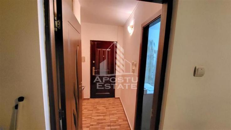 Apartament 1 camera , centrala proprie , zona Lipovei