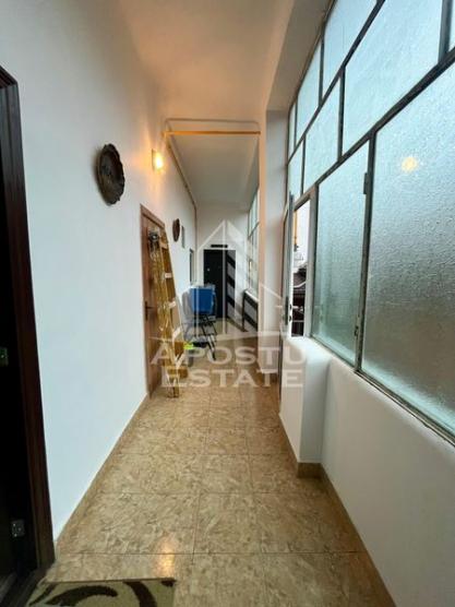 Apartament 2 camere,curte comuna,zona Complexul Studentesc