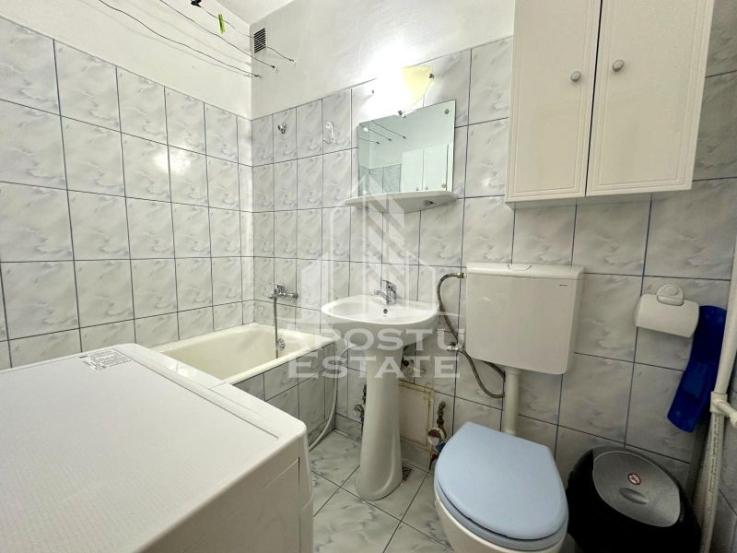 Apartament cu o camera, etajul 3, zona Girocului