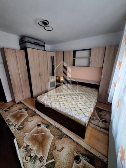 Apartament 3 camere, 2 bai , 2 balcoane in zona Soarelui