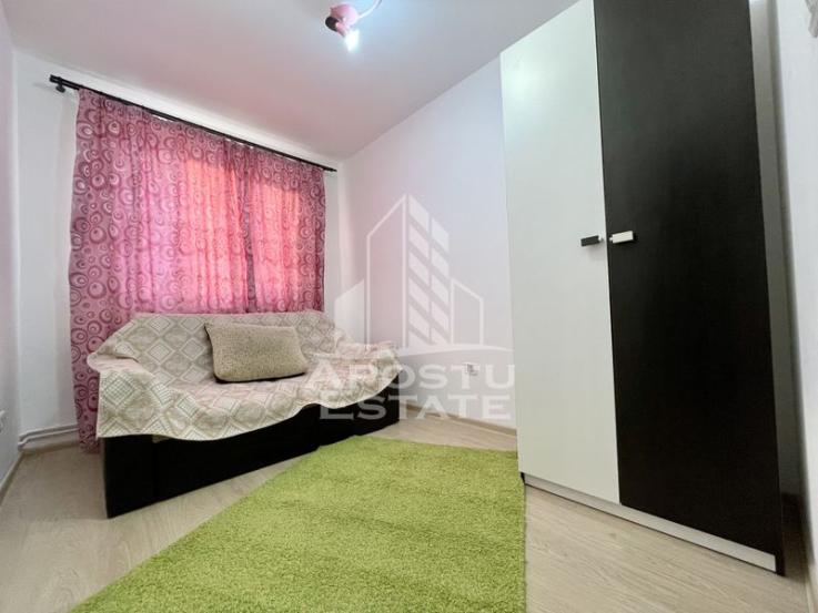 Apartament cu 3 camere, centrala proprie, zona Spitalului Judetean