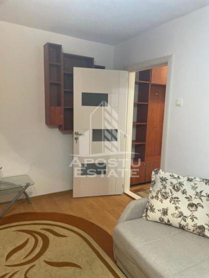 Apartament cu o camera decomandat, Zona Soarelui