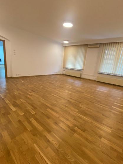 SE VINDE APARTAMENT DECOMANDAT 10 CAMERE LUX 456 MP UTILI IN ZONA AVIATORILOR