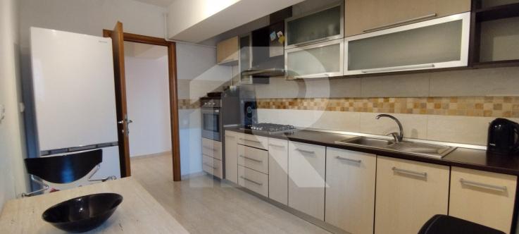 Apartament 3 camere 99mp+Parcare bd.Unirii-Piata Alba Iulia