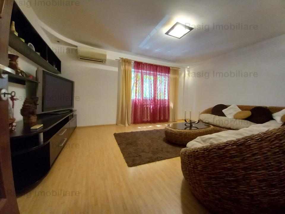 Apartament 3 camere , etaj1 , zona Decebal-Alba Iulia , plan secund