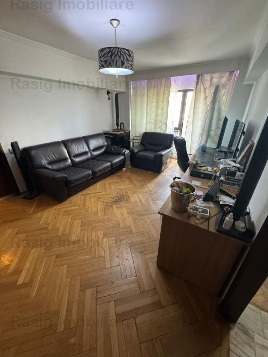 Vanzare apartament 3 camere Mihalache