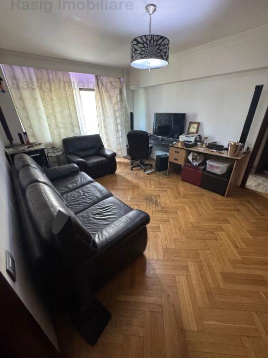 Vanzare apartament 3 camere Mihalache