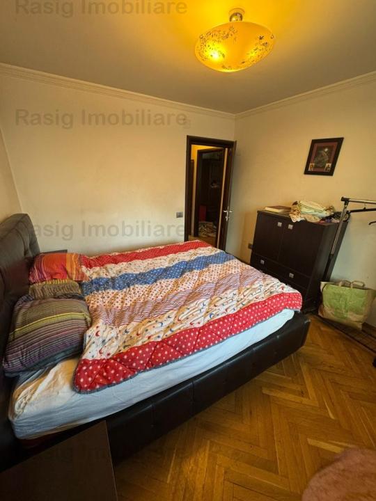 Vanzare apartament 3 camere Mihalache