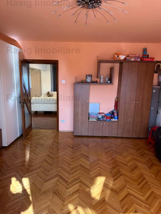 Vanzare apartament 4 camere Dristor 