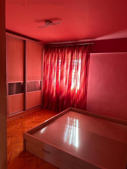 Vanzare apartament 4 camere Dristor 