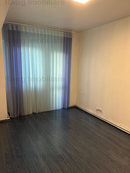 Vanzare apartament 4 camere Dristor 