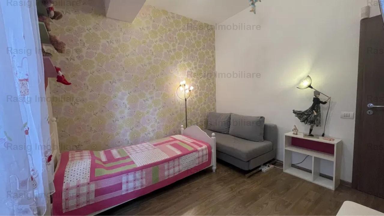 Vanzare apartament 3 camere zona Bd Decebal