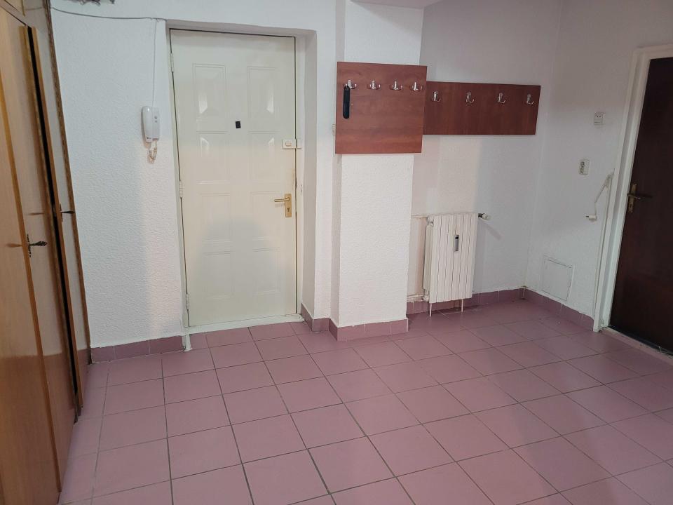 Vanzare apartament 2 camere Piata Alba Iulia - Decebal