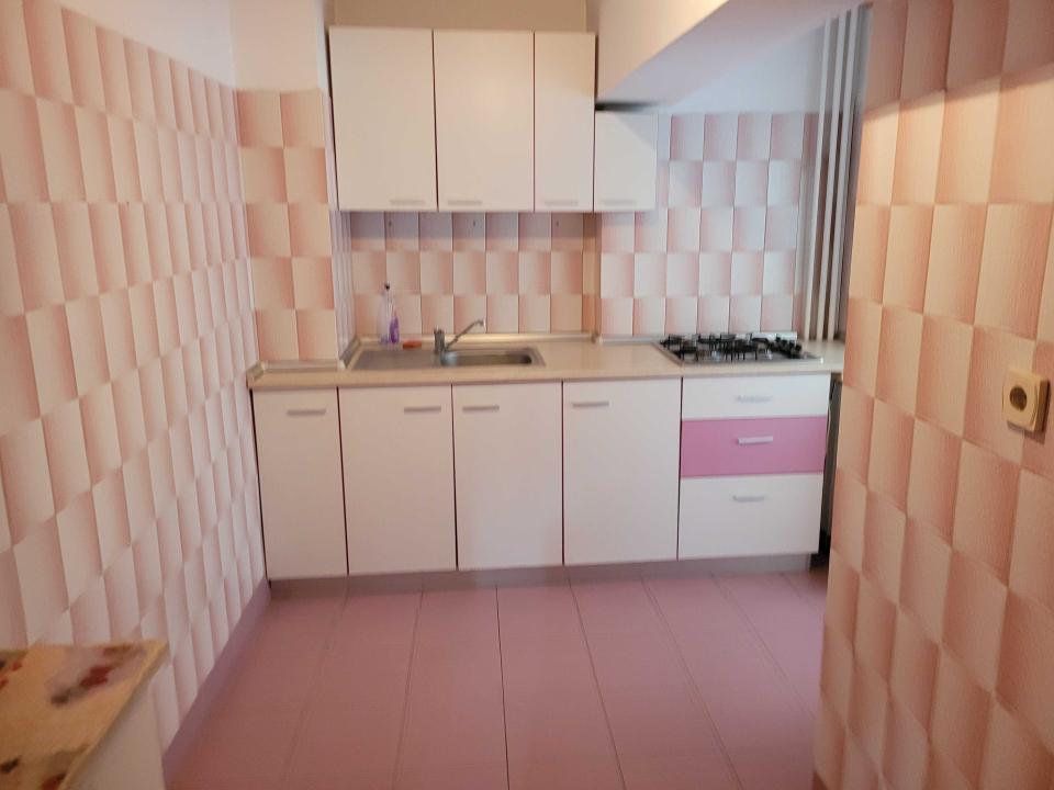 Vanzare apartament 2 camere Piata Alba Iulia - Decebal