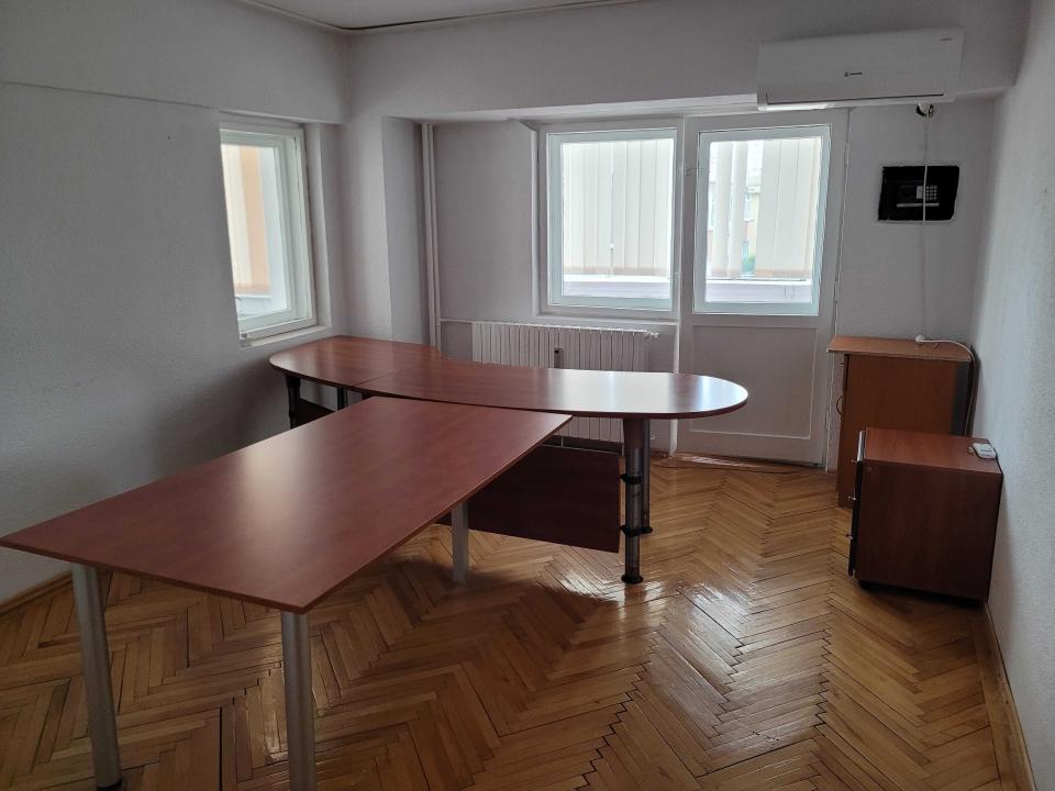 Vanzare apartament 2 camere Piata Alba Iulia - Decebal