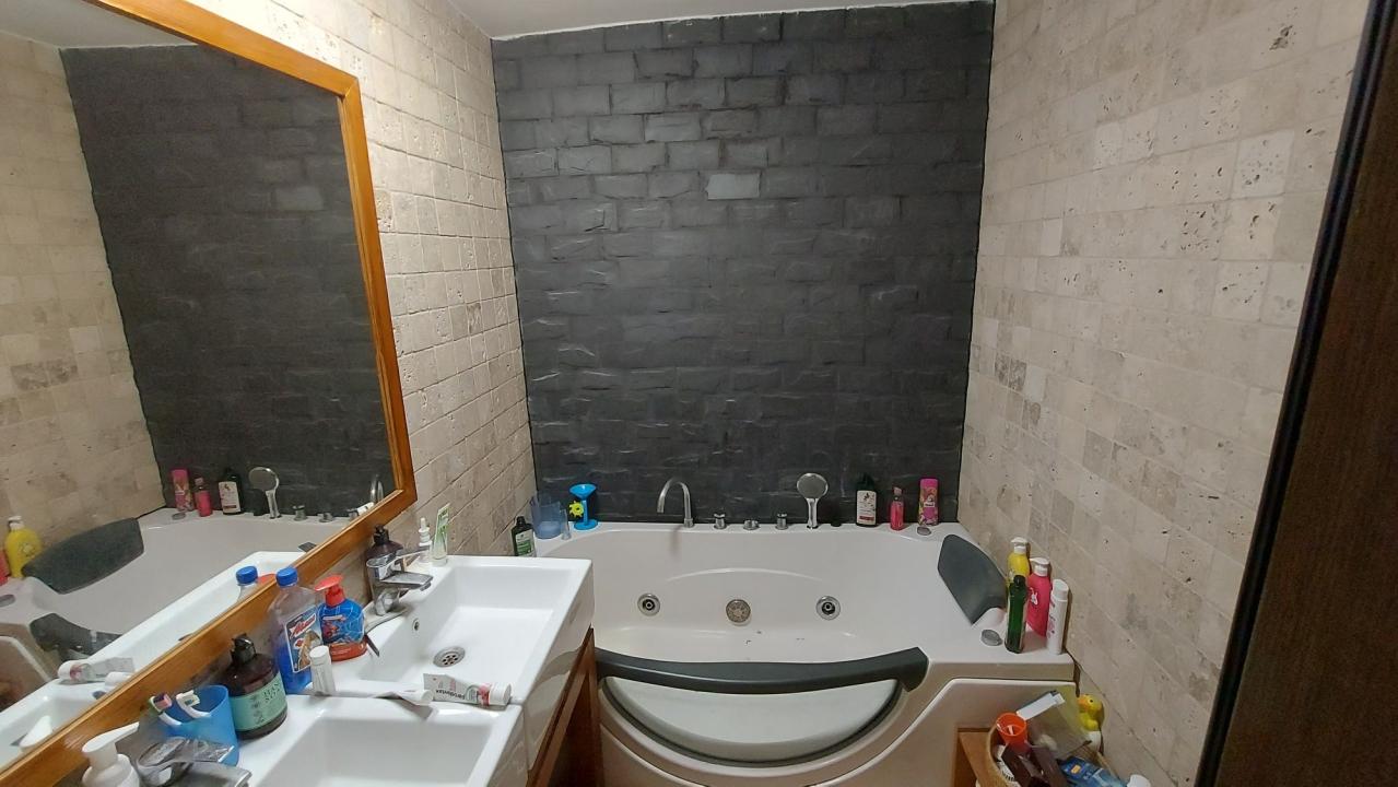 Vanzare apartament 2 camere Drumul Sarii