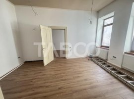 Apartament renovat cu 3 camere 65 mpu etaj 1 Centrul Istoric-Balcescu