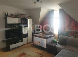 Apartament mobilat utilat 2 camere mansarda pod zona Centru Alba-Iulia