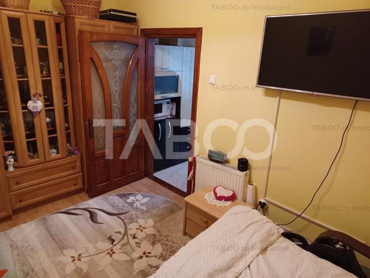 Apartament la casa de vanzare 3 camere terasa pivnita Orasul de Jos