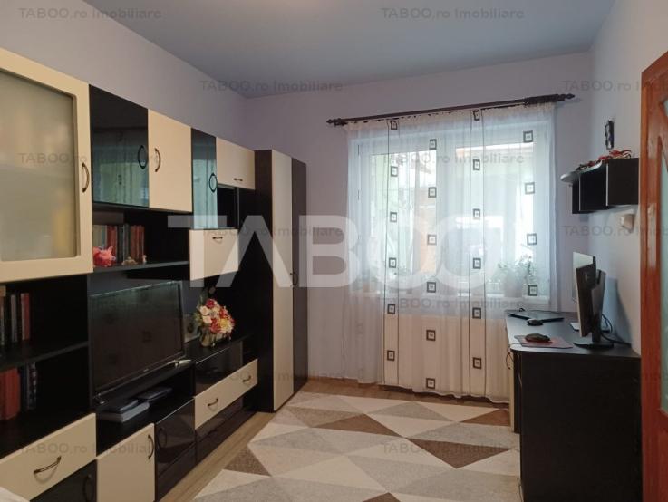 Apartament la casa de vanzare 3 camere terasa pivnita Orasul de Jos