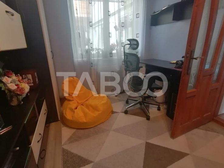 Apartament la casa de vanzare 3 camere terasa pivnita Orasul de Jos