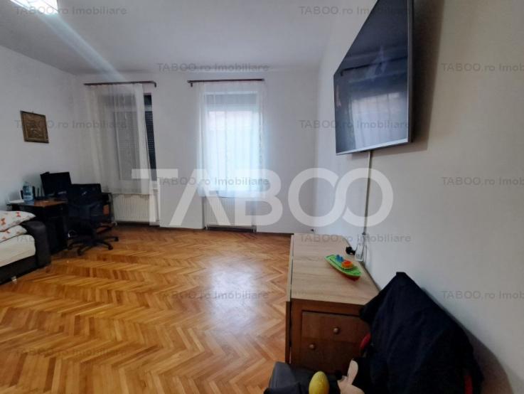 Garsoniera de vanzare 52 mpu pivnita si gradina 110mp in zona Garii