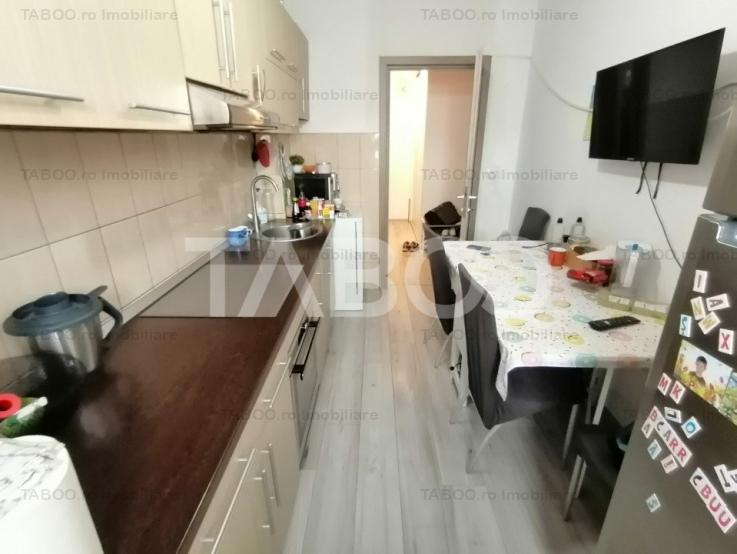 Apartament decomandat de vanzare 3 camere pivnita Parcul Sub Arini