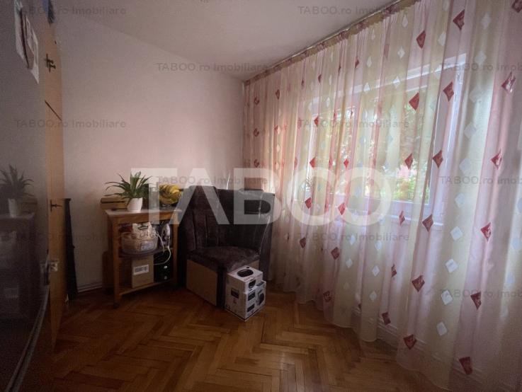 Apartament decomandat 5 camere 2 bai 100 mpu pivnita Cetate Alba Iulia