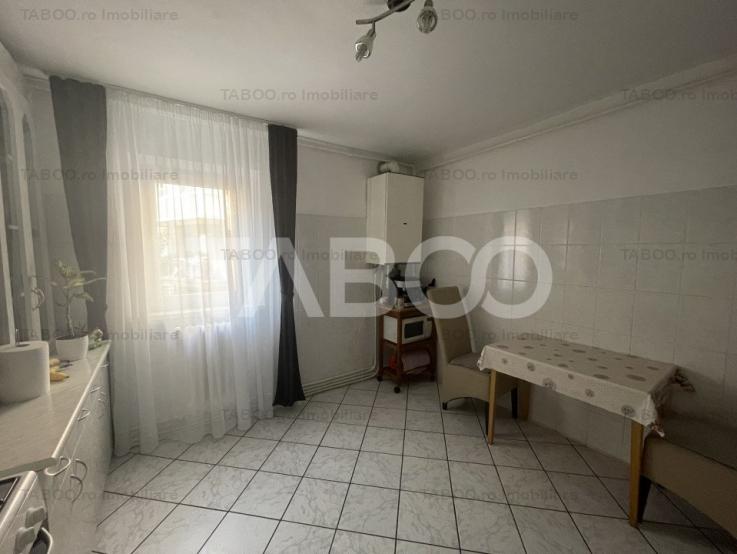 Apartament decomandat 5 camere 2 bai 100 mpu pivnita Cetate Alba Iulia