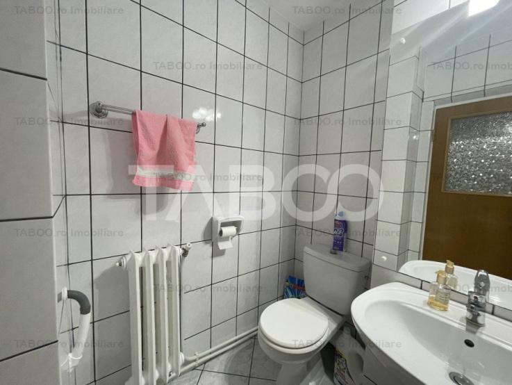 Apartament decomandat 5 camere 2 bai 100 mpu pivnita Cetate Alba Iulia