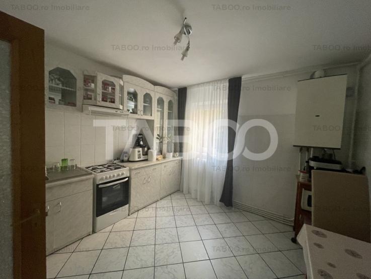 Apartament decomandat 5 camere 2 bai 100 mpu pivnita Cetate Alba Iulia